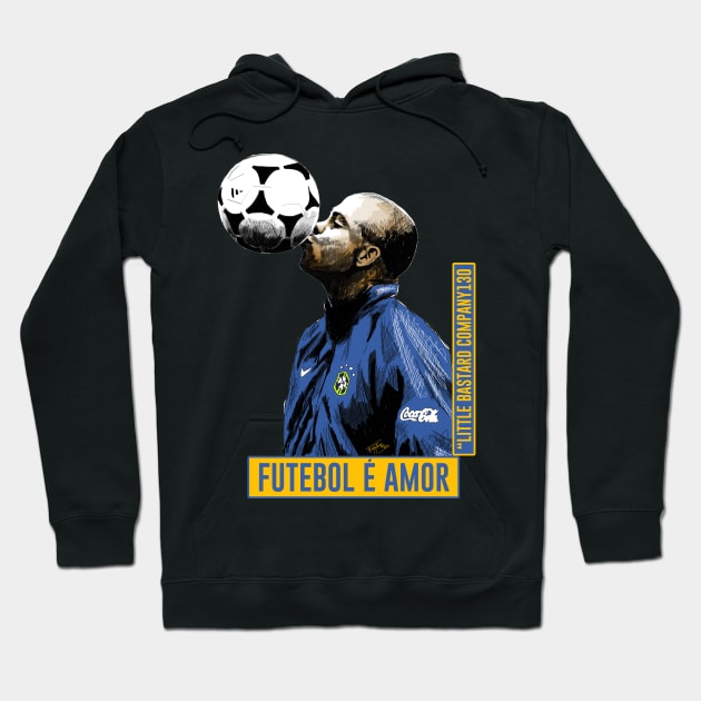 Futebol e' amor Hoodie by LittleBastard